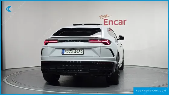 LAMBORGHINI URUS 4.0 V8