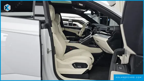 LAMBORGHINI URUS 4.0 V8
