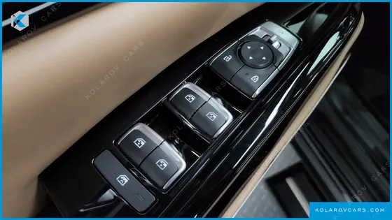 KIA CARNIVAL DIESEL 9-SEATER HI-LIMOUSINE(SPECIAL VEHICLE)