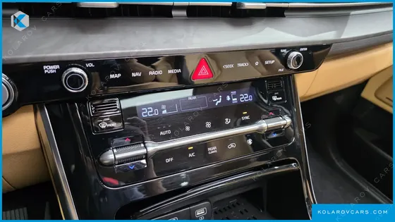 KIA CARNIVAL GASOLINE 9-SEATER SIGNATURE