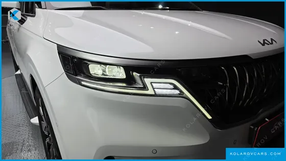 KIA CARNIVAL DIESEL 7-SEATER SIGNATURE