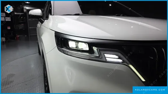 KIA CARNIVAL DIESEL 9-SEATER SIGNATURE