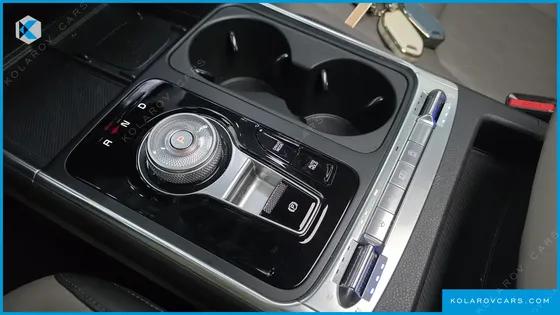 KIA CARNIVAL DIESEL 9-SEATER NOBLESSE