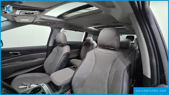 KIA CARNIVAL DIESEL 9-SEATER NOBLESSE