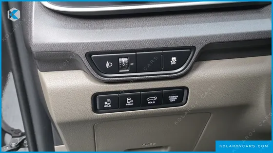 KIA CARNIVAL DIESEL 9-SEATER NOBLESSE