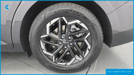 KIA CARNIVAL DIESEL 9-SEATER NOBLESSE