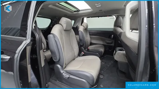 KIA CARNIVAL DIESEL 9-SEATER NOBLESSE