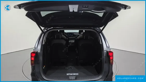 KIA CARNIVAL DIESEL 9-SEATER NOBLESSE