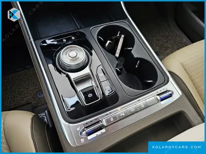 KIA CARNIVAL DIESEL 9-SEATER SIGNATURE