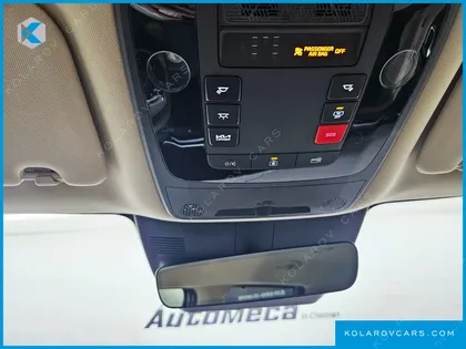 KIA CARNIVAL DIESEL 9-SEATER SIGNATURE