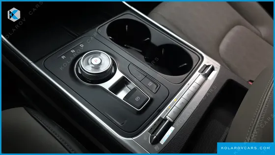 KIA CARNIVAL DIESEL 9-SEATER PRESTIGE
