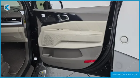KIA CARNIVAL HEV 4-SEATER HI LIMOUSINE
