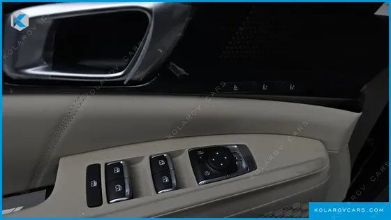 KIA CARNIVAL HEV 4-SEATER HI LIMOUSINE