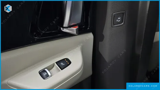 KIA CARNIVAL HEV 9SEATER SIGNATURE
