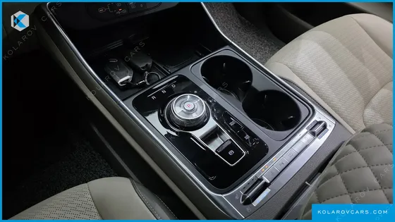 KIA CARNIVAL GASOLINE 9-SEATER SIGNATURE
