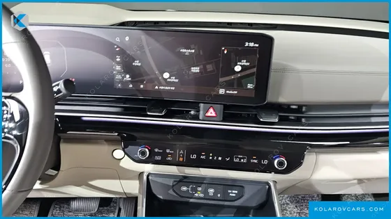 KIA CARNIVAL GASOLINE 7-SEATER GRAVITY