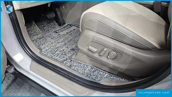 KIA CARNIVAL GASOLINE 7-SEATER GRAVITY