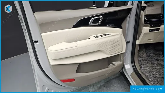 KIA CARNIVAL GASOLINE 7-SEATER GRAVITY