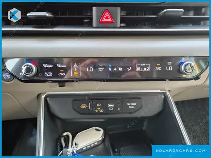 KIA CARNIVAL HEV 9SEATER NOBLESS