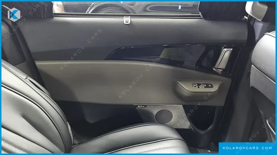 KIA CARNIVAL HEV 9-SEATER HI-LIMOUSINE (SPECIAL VEHICLE)