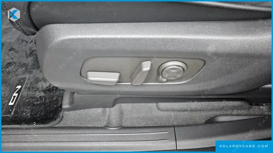 KIA CARNIVAL HEV 9-SEATER HI-LIMOUSINE (SPECIAL VEHICLE)