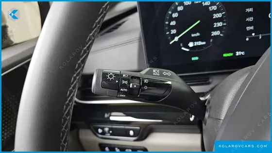 KIA CARNIVAL HEV 9-SEATER HI-LIMOUSINE (SPECIAL VEHICLE)