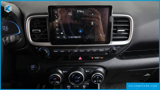 HYUNDAI VENUE 1,6 PREMIUM