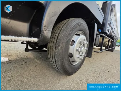 HYUNDAI MEGA TRUCK GOLD