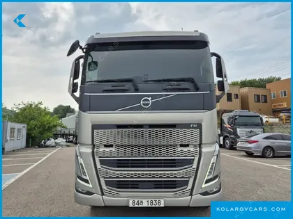 VOLVO CARGO TRUCK 8X4