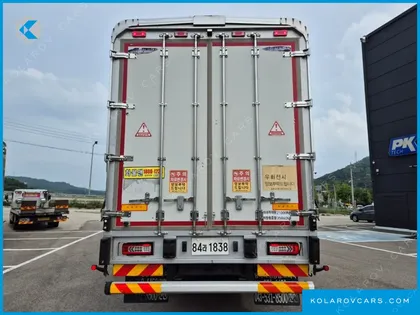 VOLVO CARGO TRUCK 8X4