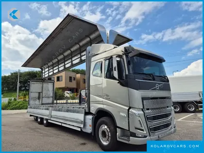 VOLVO CARGO TRUCK 8X4