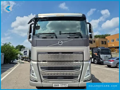 VOLVO CARGO TRUCK 10X4