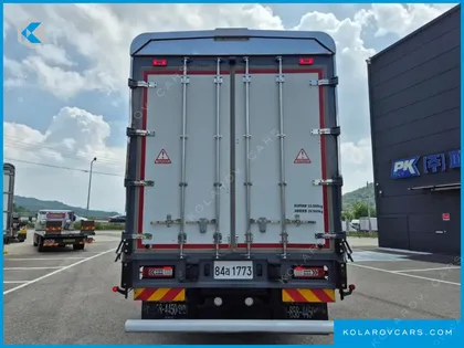 VOLVO CARGO TRUCK 10X4
