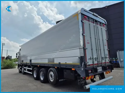 VOLVO CARGO TRUCK 10X4