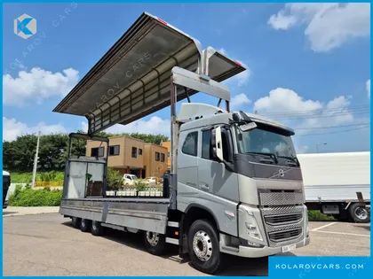 VOLVO CARGO TRUCK 10X4