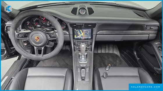 PORSCHE 911 CARRERA 4