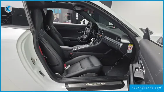 PORSCHE 911 CARRERA 4S