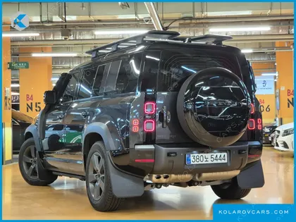 LAND ROVER DEFENDER 110 D300 X-DYNAMIC HSE