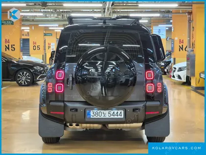 LAND ROVER DEFENDER 110 D300 X-DYNAMIC HSE