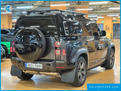 LAND ROVER DEFENDER 110 D300 X-DYNAMIC HSE