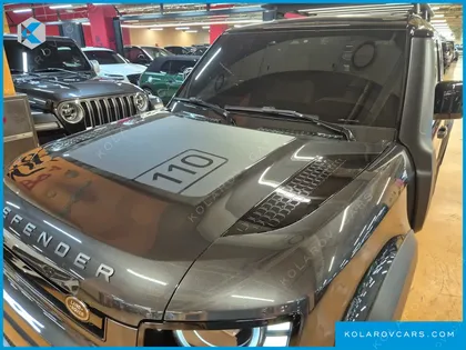 LAND ROVER DEFENDER 110 D300 X-DYNAMIC HSE