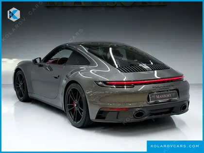 PORSCHE 911 CARRERA 4 GTS