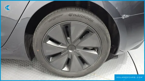 TESLA MODEL 3 RWD