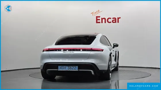PORSCHE TAYCAN TURBO