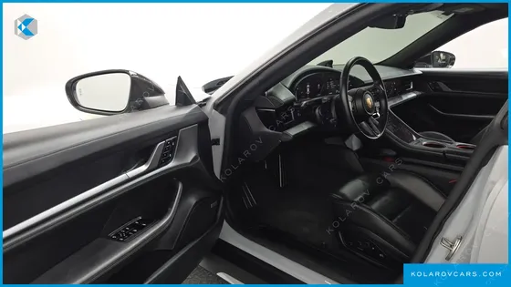 PORSCHE TAYCAN TURBO