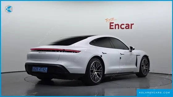 PORSCHE TAYCAN 4S