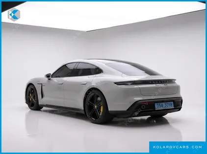 PORSCHE TAYCAN TURBO S