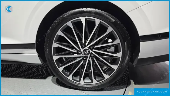 HYUNDAI GRANDEUR 2,5 GASOLINE 2WD