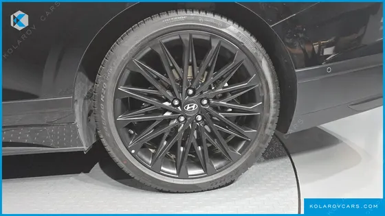 HYUNDAI GRANDEUR 2,5 GASOLINE 2WD