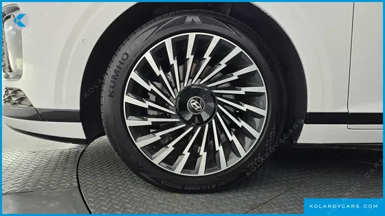 HYUNDAI GRANDEUR 2,5 GASOLINE 2WD